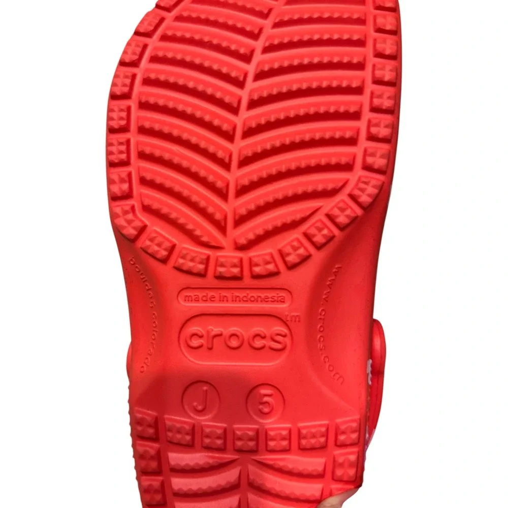 Crocs Classic Valentines Day Kids J5/ Women's 7 Cherry Red Hearts Butterflies
